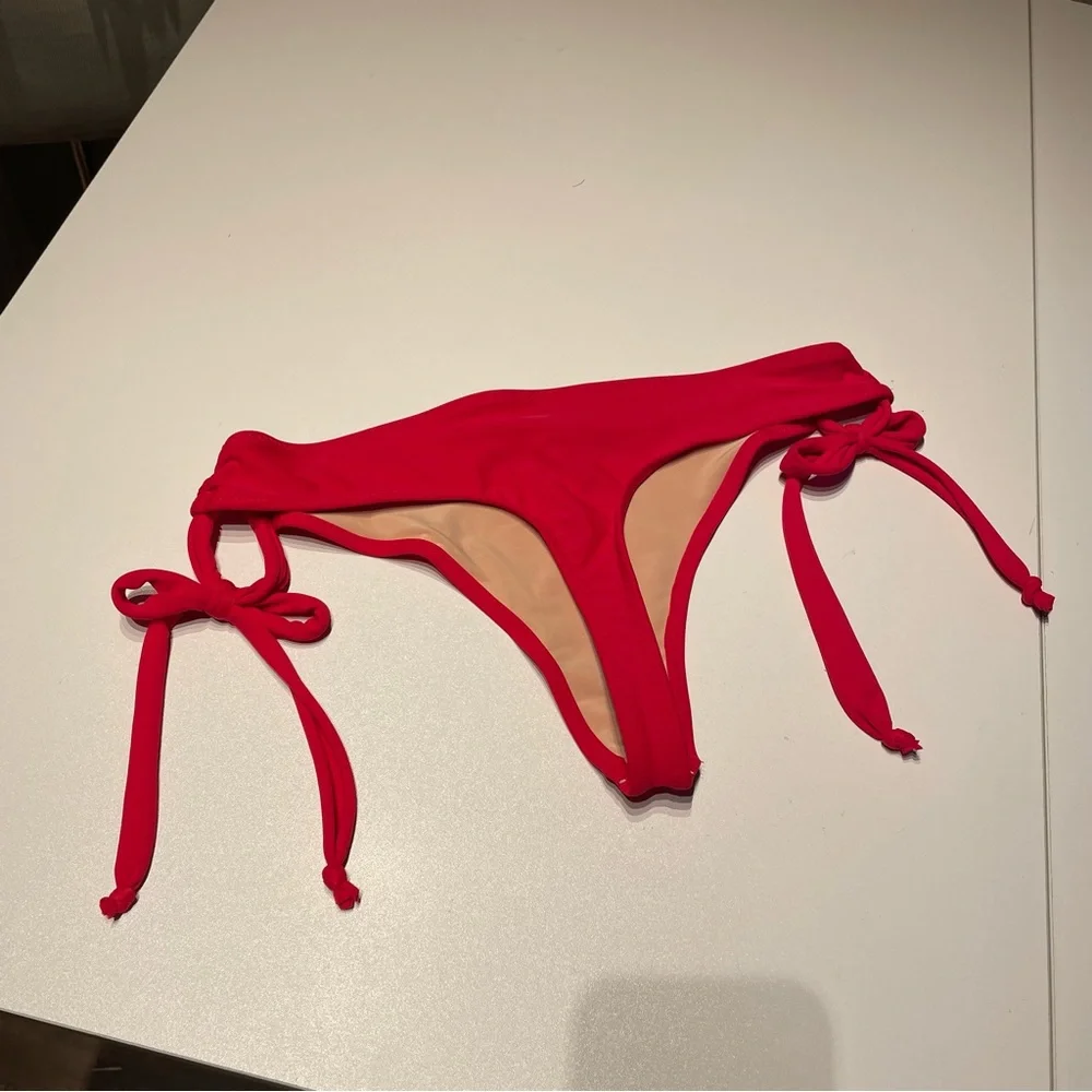 Two thong bikini bottoms - Picture 3 of 6